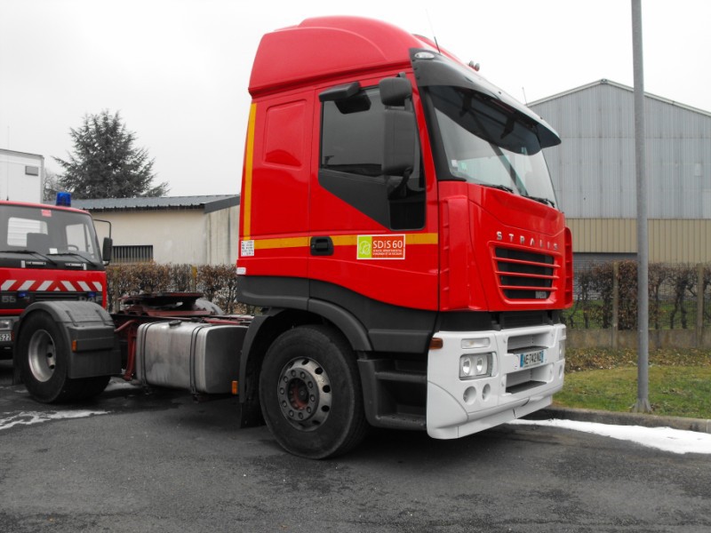 TRACTEUR CCGC CLERMONT IVECO STRALIS AE742 NZ SDIS60.SL.jpg