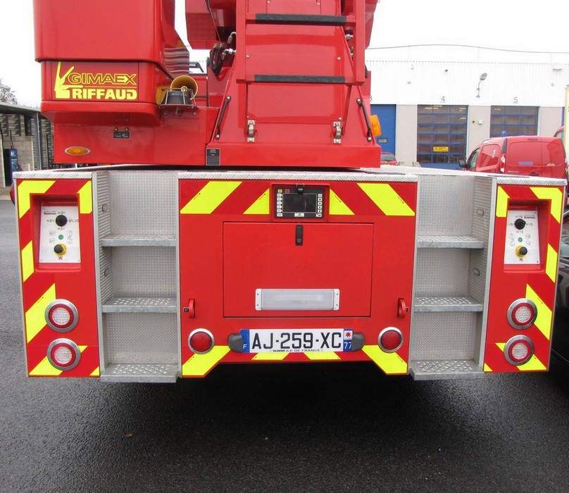 77 EPA SCANIA LAGNY 110 (5).JPG