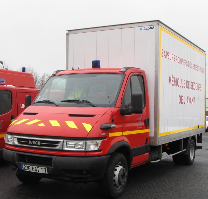 77 VSA IVECO DAILY CRECY 110 (2) b.jpg