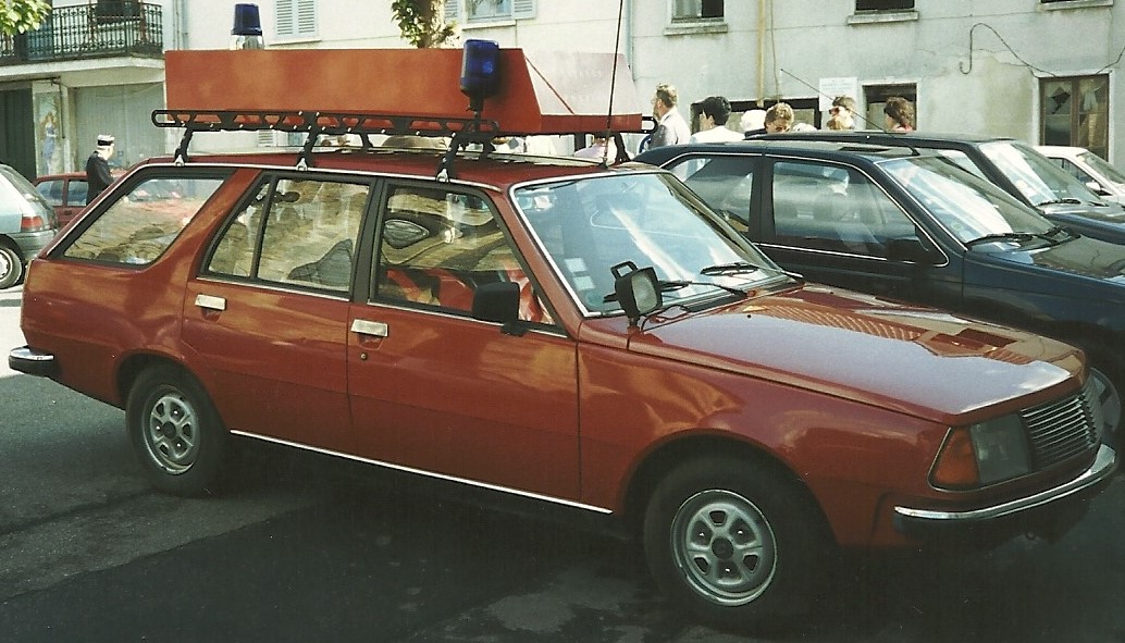 Sdis 77 VID Renault 18 Ferrières En Brie 1.jpg