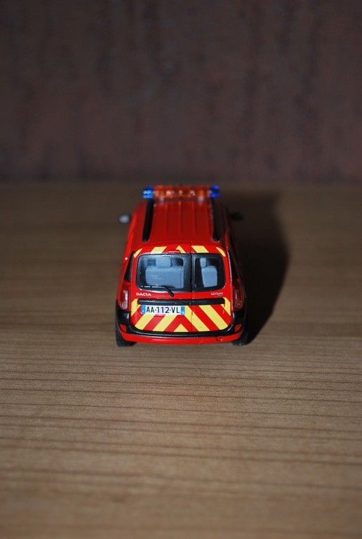 Renault Dacia Logan MCV Pompier 20083.JPG