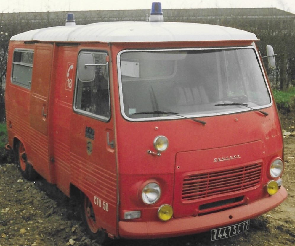 VSAB 47 Melun devenu CTU 50 Peugeot J7.jpg