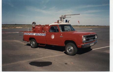 Dodge Power Wagon W300 VRIP Aeroport Béziers (2).jpg