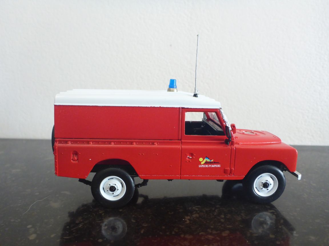 04 Land 109 tôlé  (3).JPG