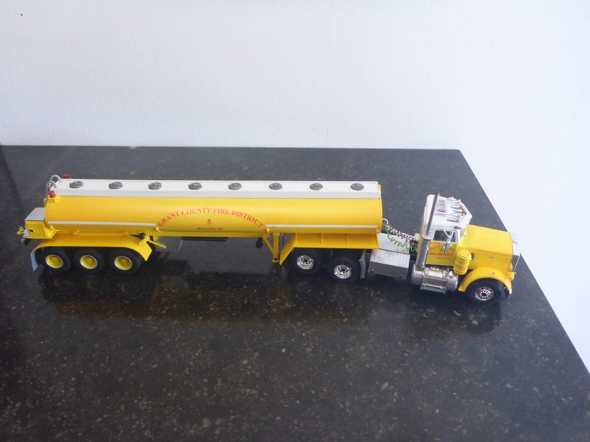 US Peterbilt 359 US Tanker Grant County.JPG