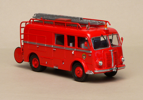 mmt82_Berliet-GLA-Fourgon-Paris.jpg