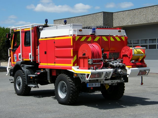 2563827841_1.jpg