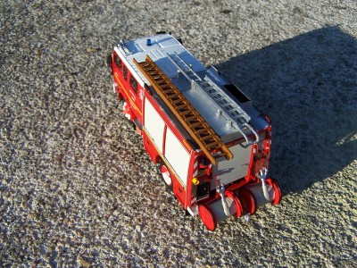 100_0083r.jpg