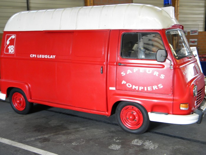 ESTAFETTE RENAULT.JPG