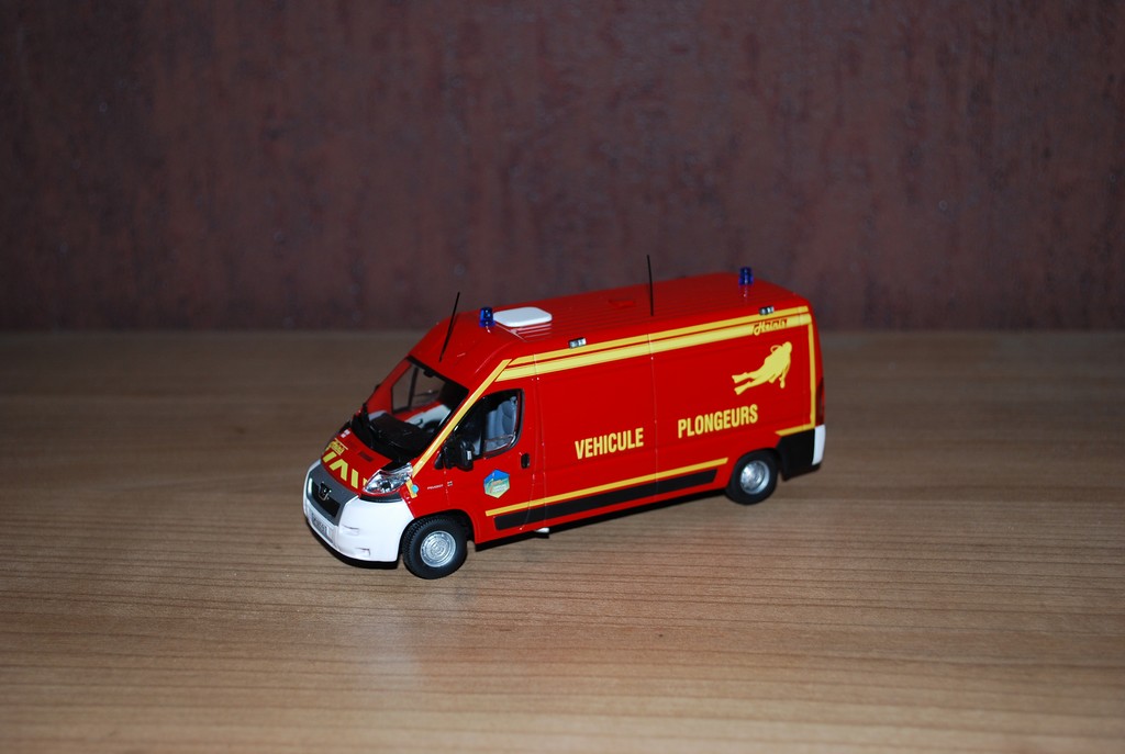 Peugeot Boxer Pompiers Heinis 2010 Véhicule Plongeur.JPG