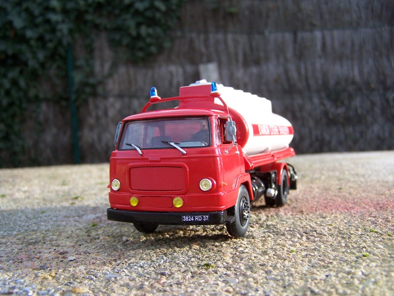 100_1373r.jpg
