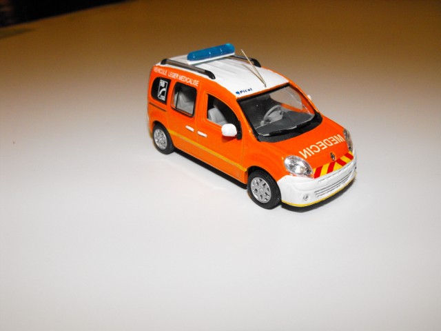 vlm kangoo fluo 003 [640x480].jpg
