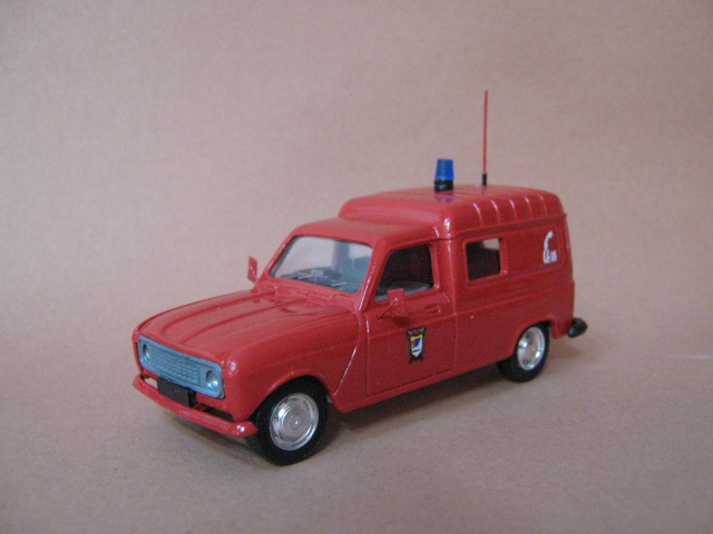 FID RENAULT 4 Balaruc b.jpg