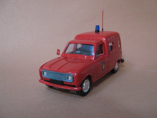 FID RENAULT 4 Gignac c.jpg