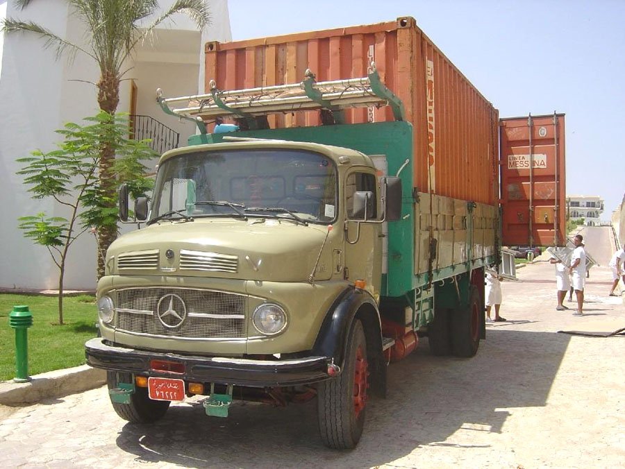 mercedes_1113.jpg