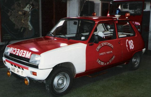 VRM Renault 5-1.jpg
