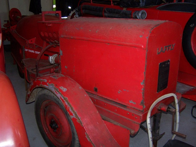 100_4933 R.JPG
