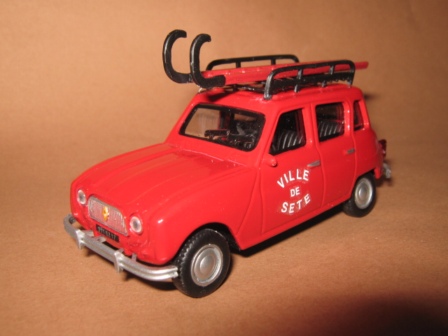 FID RENAULT 4 SÉTE b.jpg