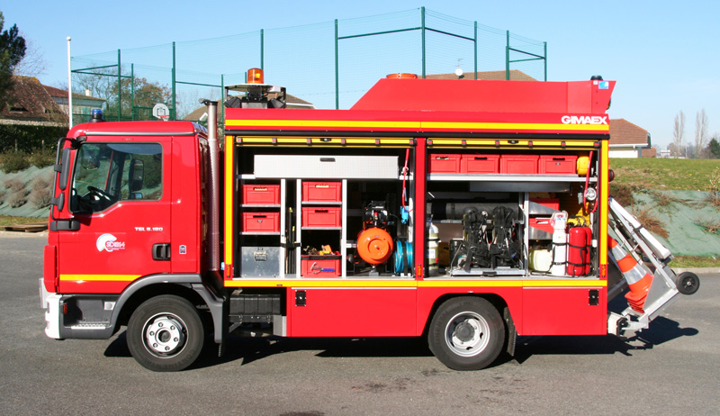 64 Orthez MAN TGL VSRM Gimaex intérieur gauche .jpg