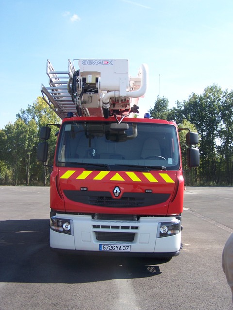 100_6358r.JPG