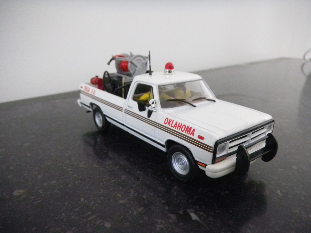 Ixo-Perso Dodge RAM 1985 Brush (3).JPG