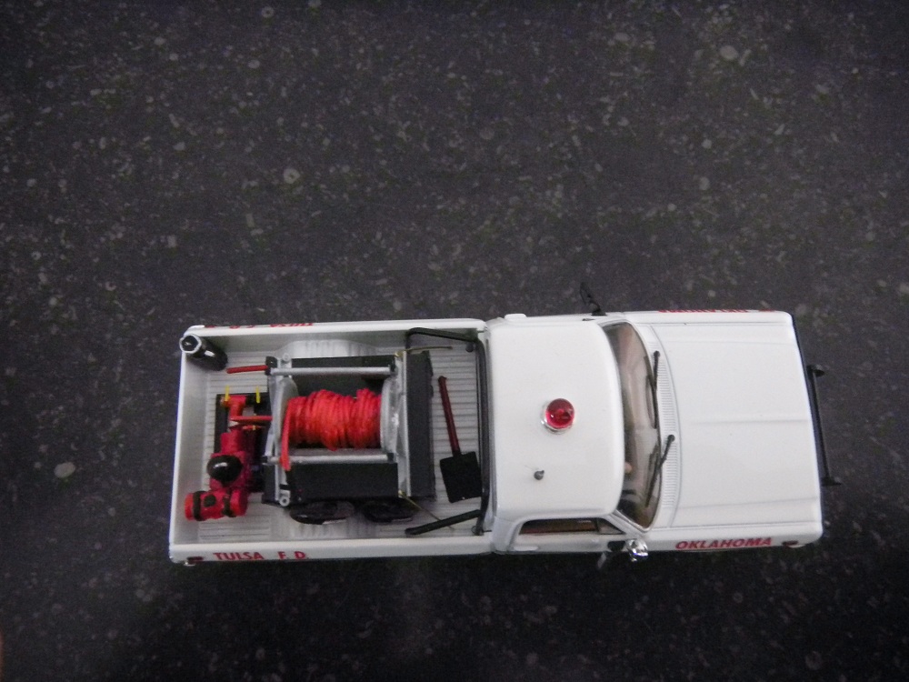 Ixo-Perso Dodge RAM 1985 Brush (2).JPG