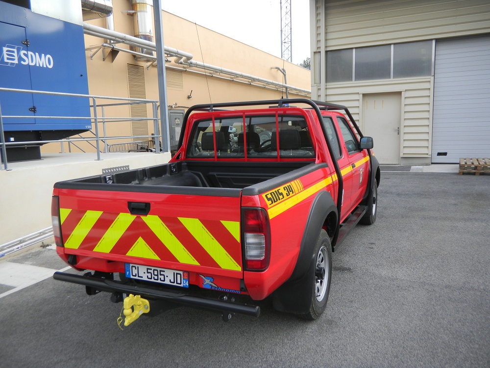 CL-595-JD Nissan NP300 Saint-Pargoire 12-2012.JPG