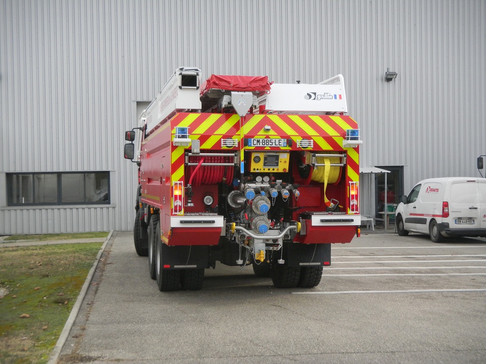 CCFS Renault Kerax Gallin SDIS16 n° CM-885-LE 2013 (3).JPG