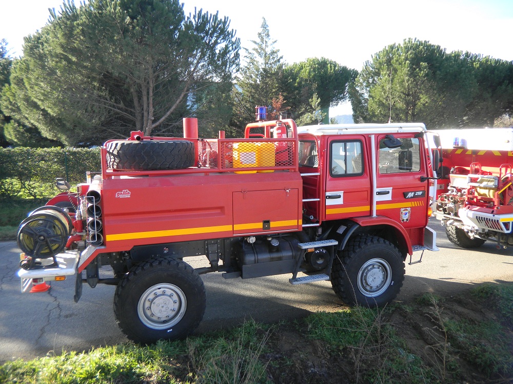 8613 ZQ 34 Renault M210 Gallin CCF 2000 Réserve Dptl MONTADY (3).JPG