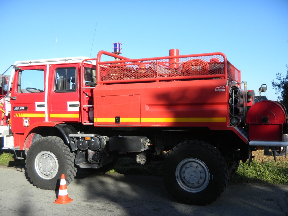 8613 ZQ 34 Renault M210 Gallin CCF 2000 Réserve Dptl MONTADY (4).JPG