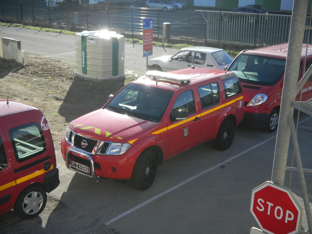 BD-822-CY Mitsubishi Pathfinder VLTT Chef de Site Ouest.JPG