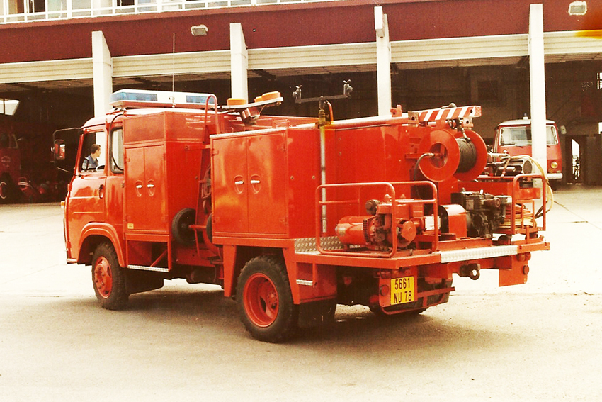 78 Trappes Renault SG 2 VSR 4 A.jpg