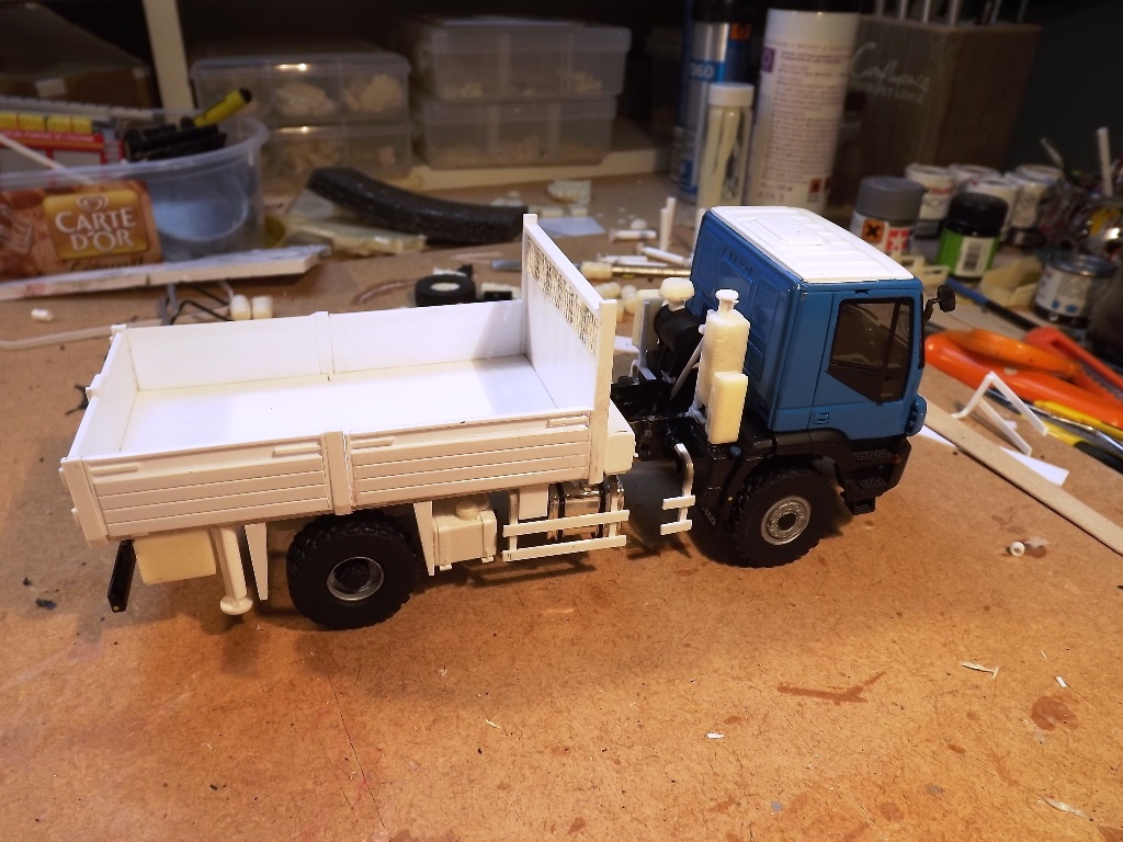 Iveco ERDF filtre a air 009.JPG