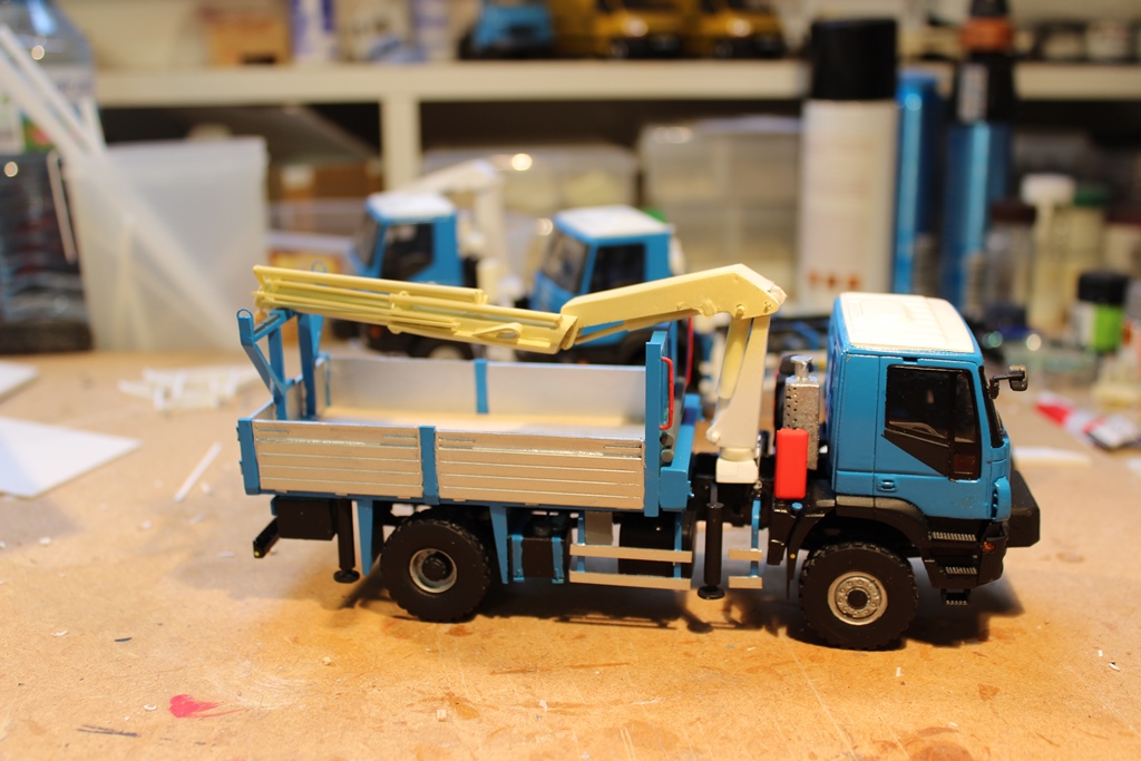 Iveco ERDF caisse et grue suite 003.JPG