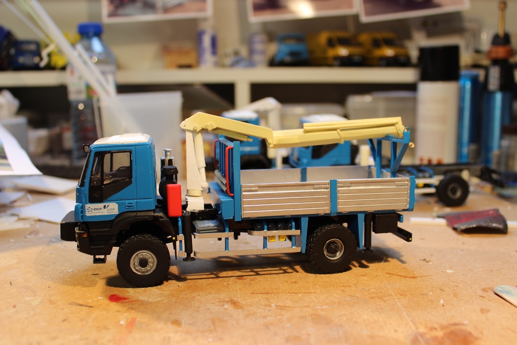 Iveco ERDF caisse et grue suite 001.JPG