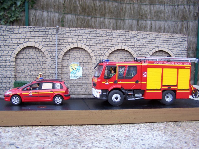 100_7576r.JPG