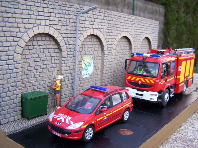 100_7577r.JPG