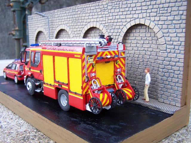100_7578r.JPG