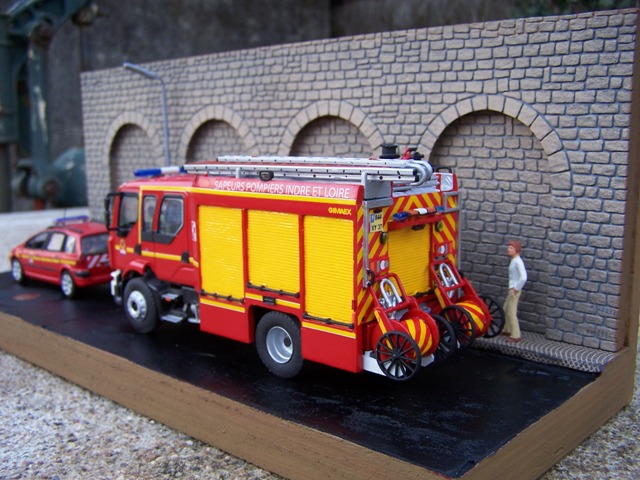 100_7583r.JPG