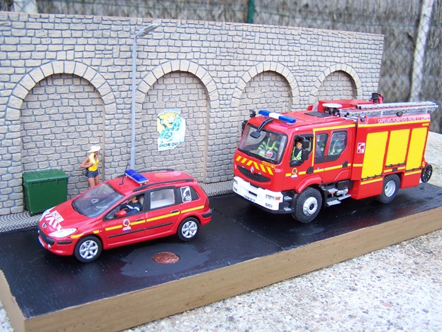100_7585r.JPG
