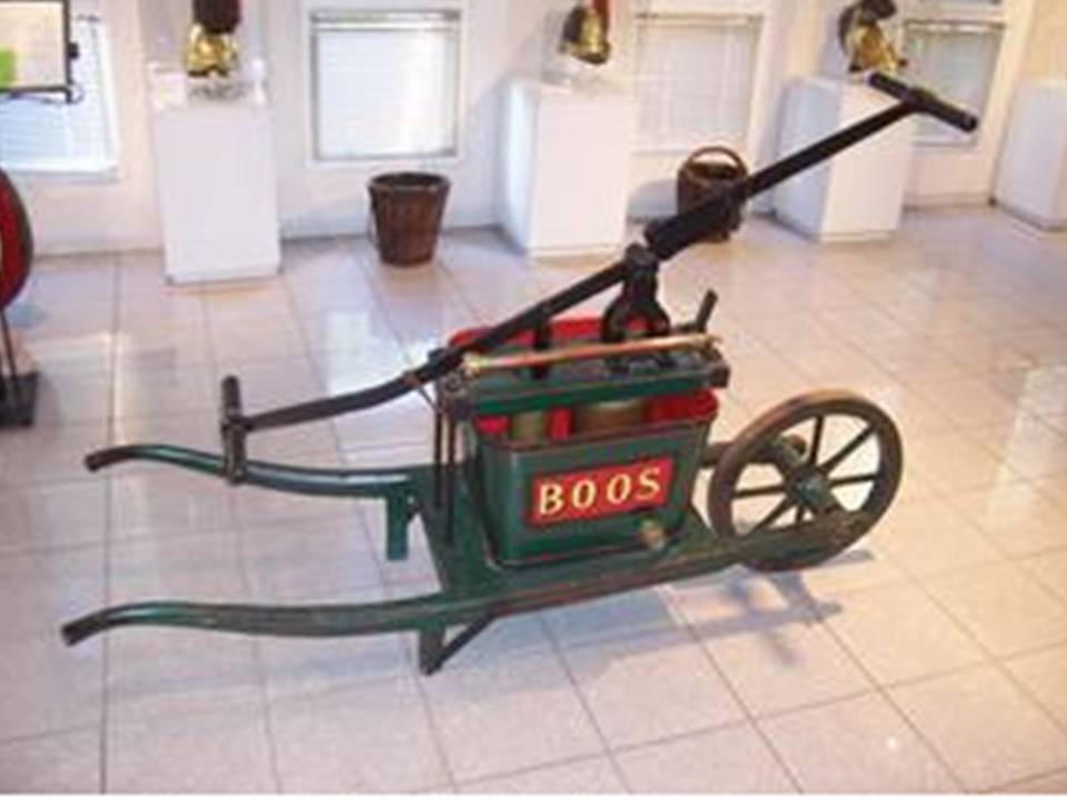 BROUETTE MUSEE DE MONTVILLE.jpg
