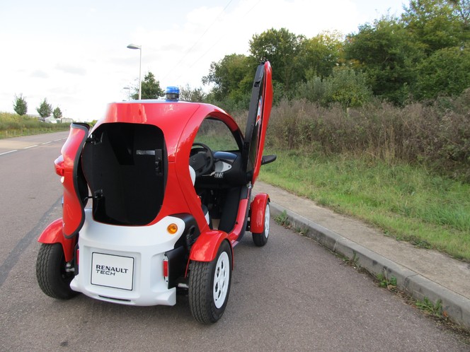 S1-Les-pompiers-experimentent-la-Renault-Twizy-276966.jpg
