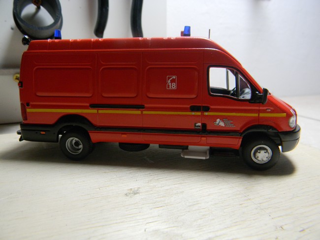 CD- marche-pied latéral C.jpg