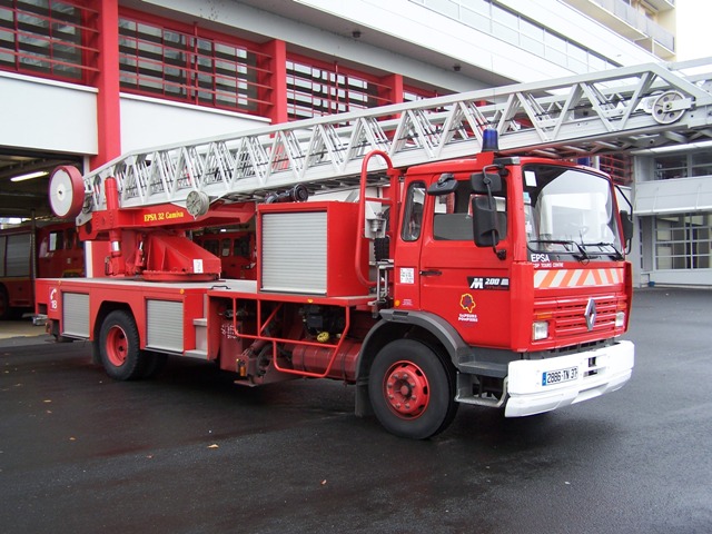 100_4977r2.JPG