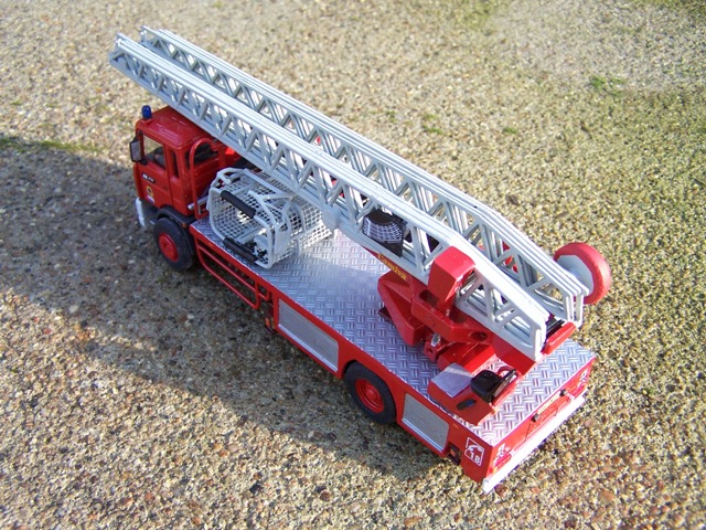 100_7316r.JPG