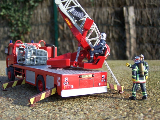 100_7307r.JPG
