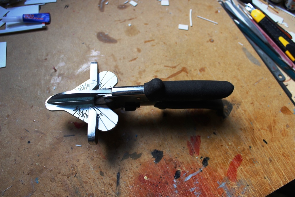 couper du plastique 002.JPG