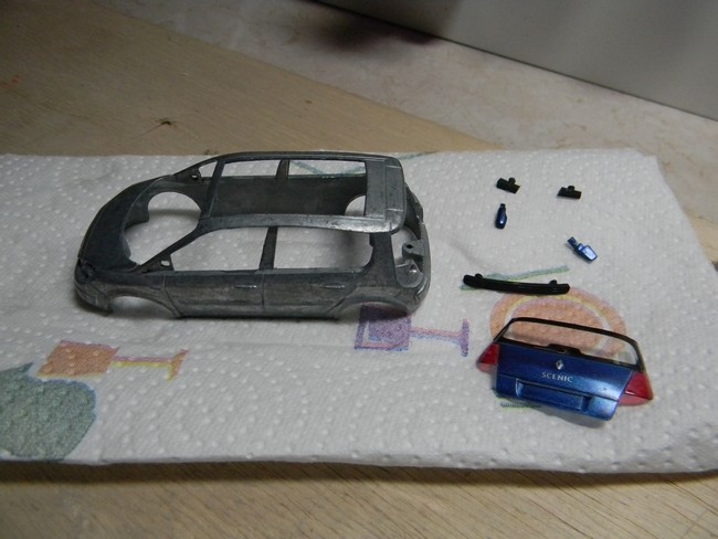 VLSSSM- décapage carcasse et dégraissage pièces plastique.jpg