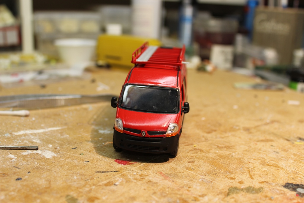 peinture rouge et noire 001.JPG