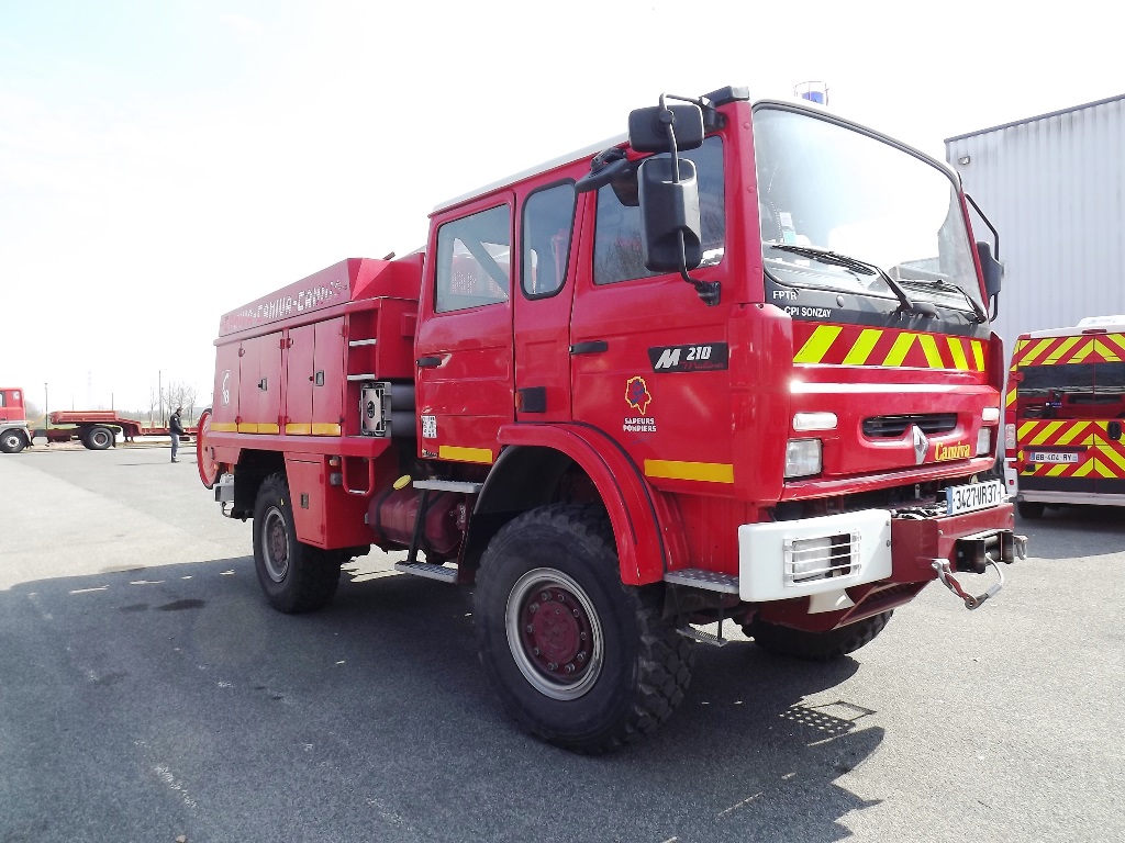 CCF 2000 Saviem SM8 005r.jpg